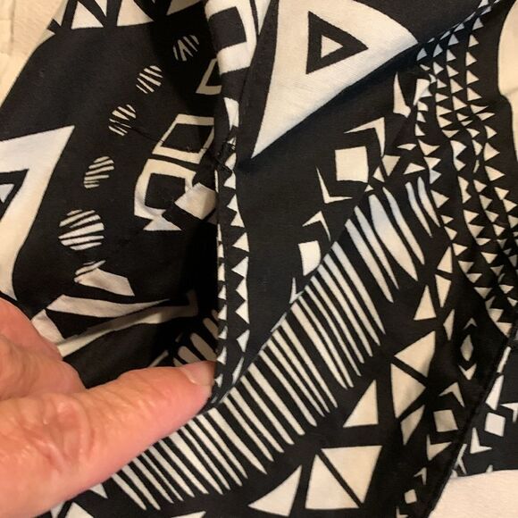 NTouch Size Large black-and-white three button closure somewhat cropped jacket - Picture 8 of 9